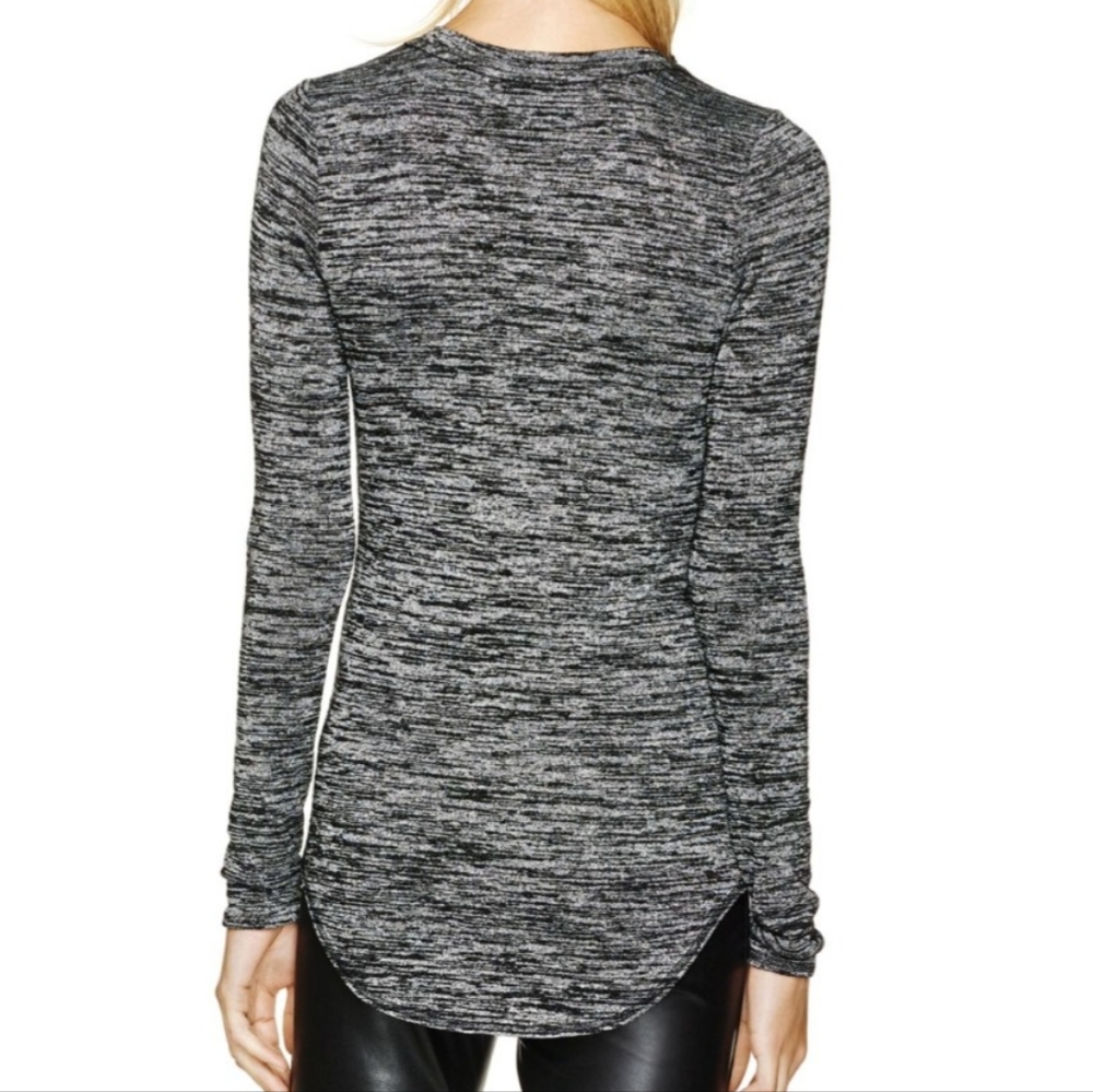 Wilfred Free Aritzia Agdal long sleeve v-neck relaxed fit shirt, sz M (PTP 16") - Picture 3 of 8